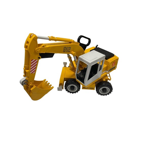 BRUDER 1/16 SCALE LIEBHERR 912 EXCAVATOR POWER SHOVEL Toy Digger Made In Germany - Picture 3 of 8